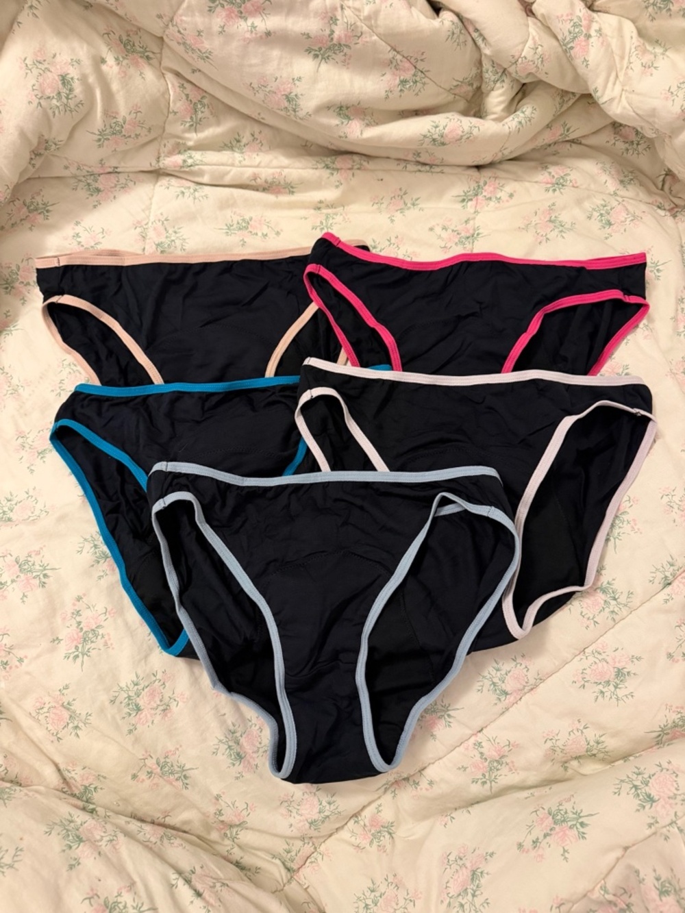 NEW Neione by Intimate Portal PERIOD UNDERWEAR 5 pack MEDIUM leakproof NIP